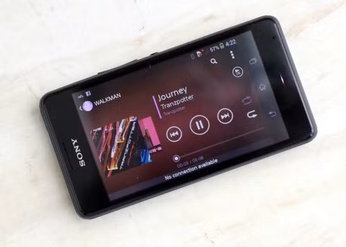 So với các đối thủ cùng tầm và cấu hình, Xperia E1 có mức giá cao hơn.