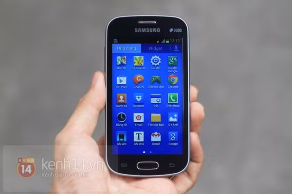Ngoài các tiện ích Google còn có một số ứng dụng do Samsung cung cấp để người dùng trải nghiệm như ChatON hay Galaxy Gift.
