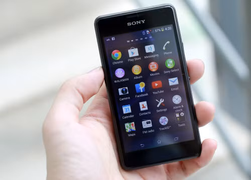 Xperia E1 thiết kế nhỏ gọn nhưng cân đối và đẹp.