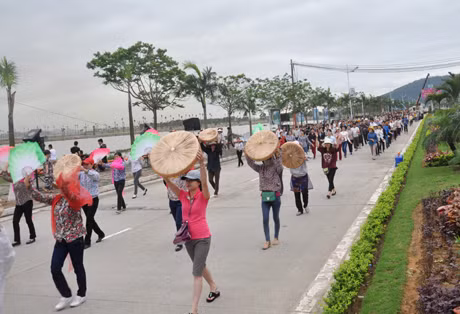 Hàng nghìn người đang nỗ lực luyện tập cho một Carnaval thành công.