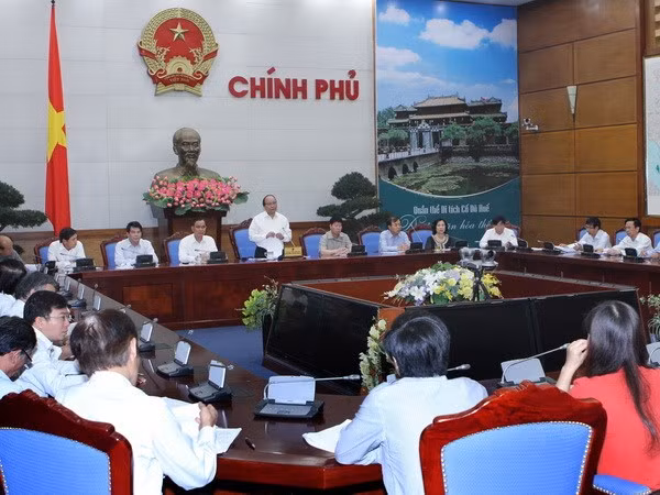 Phó Thủ tướng Nguyễn Xuân Phúc chủ trì cuộc họp Ban chỉ đạo Cải cách hành chính (896) của Chính phủ. (Ảnh: Phương Hoa/TTXVN)