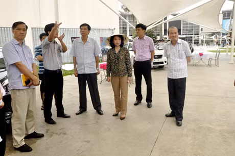 Đoàn kiểm tra tại Khu vui chơi, giải trí Hạ Long Marine Plaza.