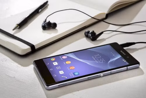 Z2 là đối thủ nặng ký của Galaxy S5 và HTC One M8.