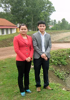 Thanh niên trẻ Trần Hữu Tiến - công ty CP Viglacera Hạ Long 1 và chị Mai Mai Sa - người bị đuối nước được cứu sống. 