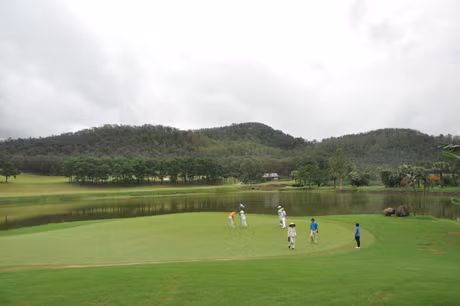 Sân Golf Ngôi Sao Chí Linh được đánh giá là một trong những sân Golf đạt tiêu chuẩn tốt nhất trên toàn quốc