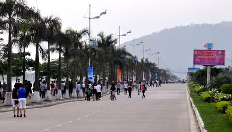 Dòng người về dự Carnaval.