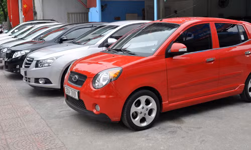 Giá xe ở Việt Nam đắt hơn Thái Lan, Indonesia khoảng 50-300 triệu đồng mỗi chiếc. Ảnh: Anh Quân