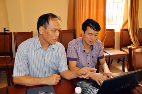Đồng chí Vi Văn Thái, Giám đốc Bệnh viện Y học cổ truyền tỉnh tham gia giao lưu trực tuyến.