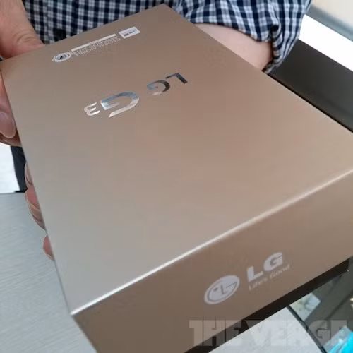 Ảnh được cho là hộp của LG G3 phiên bản màu vàng. Ảnh: TheVerge.