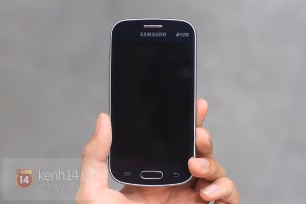 Một số người dùng đánh giá Trend Lite có thiết kế đẹp mắt hơn Nokia X nhờ thiết kế tròn cũng như những điểm nhấn trong thiết kế.