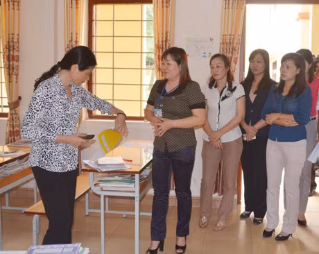  Đồng chí Đỗ Thị Hoàng, Phó Bí thư Thường trực Tỉnh ủy, Trưởng Đoàn ĐBQH tỉnh kiểm tra 