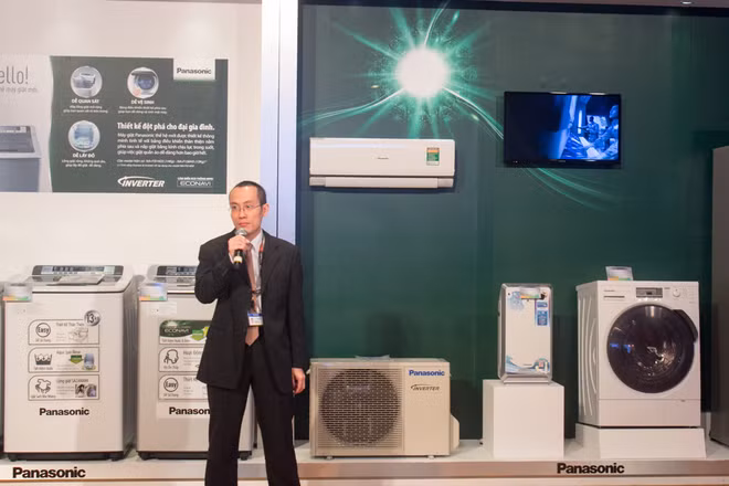 Loạt sản phẩm được Panasonic giới thiệu tại Việt Nam trong năm 2014 gồm nhiều mặt hàng điện tử như TV, tủ lạnh, máy giặt, máy ảnh, điều hòa, thiết bị gia dụng,...