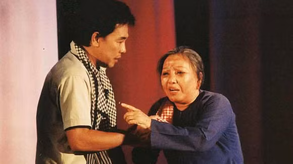  Nghệ sĩ Hồng Nga vai bà Tư trong “Tiếng hò sông Hậu”