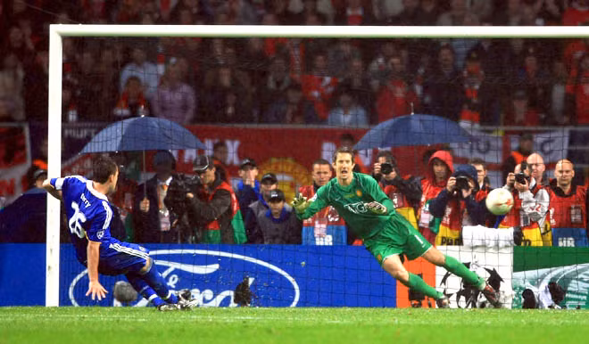Cú đá trượt chân này vẫn ám ảnh Terry.