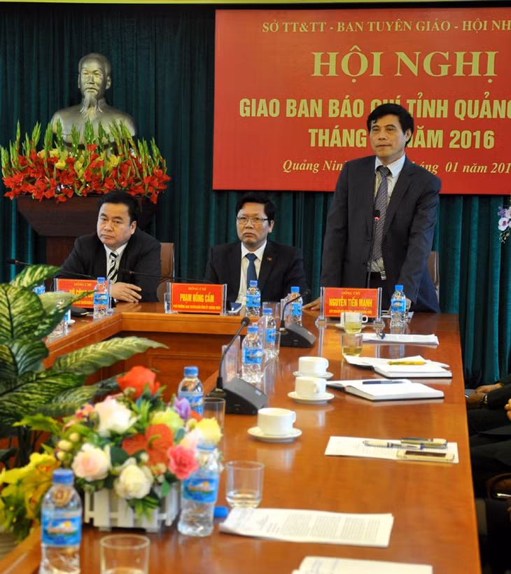 Đại tá Phạm Hải Quang, Bí thư Đảng ủy, Phó Tổng Giám đốc, Tổng Công ty Đông Bắc báo cáo tình hình thực hiện nhiệm vụ năm 2015, phương hướng, nhiệm vụ năm 2016 của đơn vị