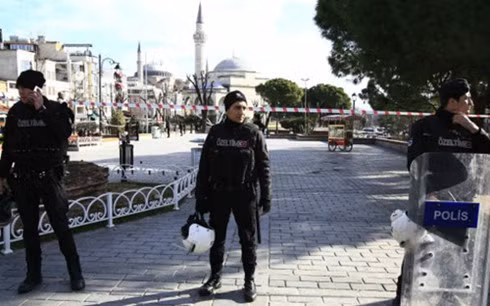 An ninh được tăng cường sau khi xảy ra vụ đánh bom liều chết tại thành phố Istanbul hôm 12/1. (Ảnh: Reuters