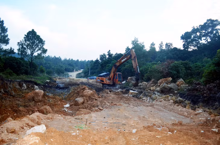 Công trình tuyến đường vào chùa Ba Vàng (phường Quang Trung) đang được triển khai.