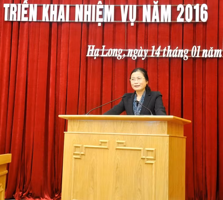 Đồng chí Đỗ Thị Hoàng, Phó Bí thư Thường trực Tỉnh ủy, Trưởng Đoàn ĐBQH tỉnh phát biểu chỉ đạo tại hội nghị