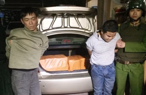 Hai người bị bắt trong chuyên án thu 200 bánh heroin.