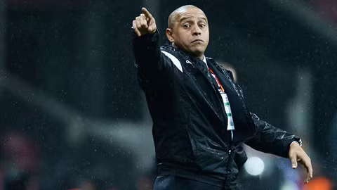 Roberto Carlos sẽ là cái tên khiến cầu thủ Real nể phục.