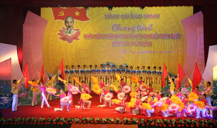 Màn hợp xướng - múa 