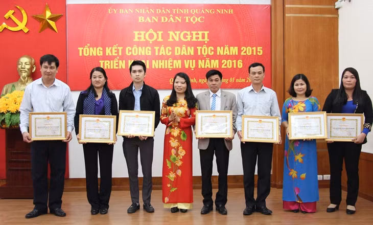 các cá nhân nhận bằng khen của UBND tỉnh.
