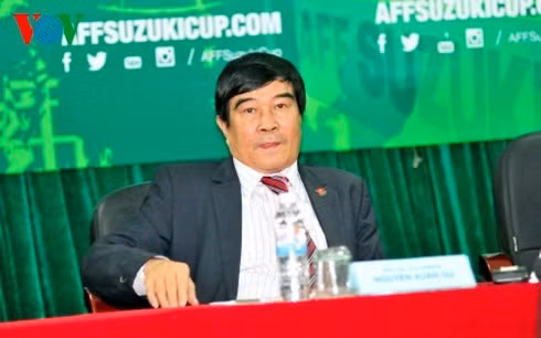 Ông Nguyễn Xuân Gụ đã tung "bom tấn" đầu tiên với màn nội bộ "lục đục" ở VFF. (Ảnh: N.D).