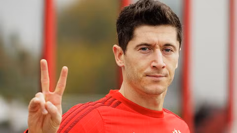 Lewandowski (9) đã nhiều lần reo rắc nỗi kinh hoàng cho Real