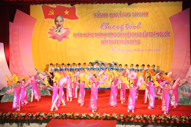 Màn hợp xướng - múa 