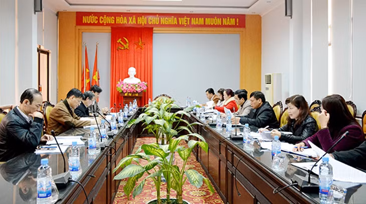 Quang cảnh buổi làm việc