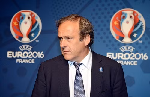 Platini tan mộng ngồi vào chiếc ghế quyền lực nhất làng bóng đá