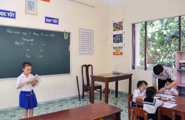 Lớp học của các học sinh trên đảo được trang trí không khác gì các lớp học ở đất liền.