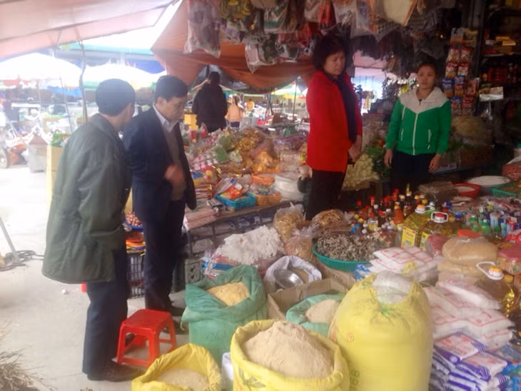 Kiểm tra ATTP tại chợ Hải Hà