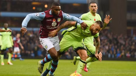 Lợi thế sân nhà là không đủ để Aston Villa cản bước Man City (phải) tiến vào vòng 5