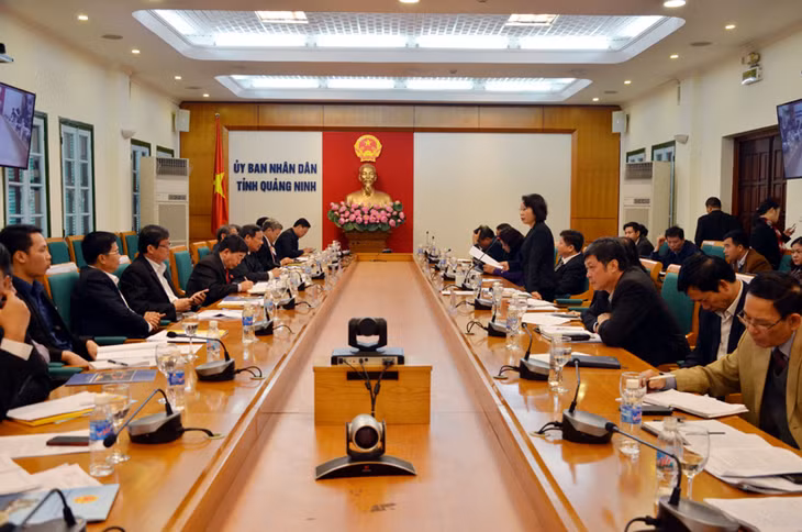 Quang cảnh buổi làm việc
