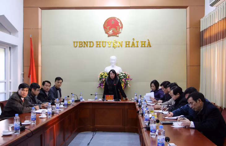 Đồng chí Vũ Thị Thu Thủy, Phó Chủ tịch UBND tỉnh chủ trì cuộc họp trực tuyến 