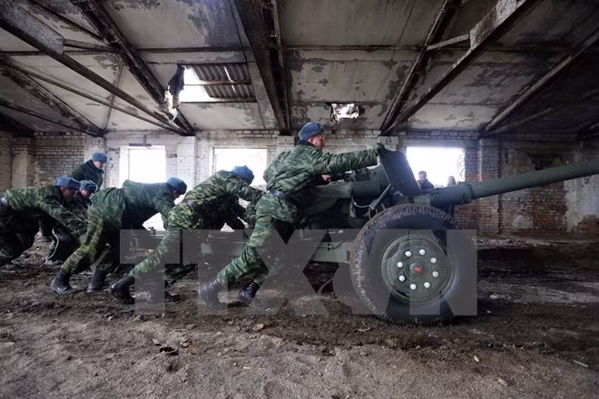 Lực lượng ly khai ở miền Đông Ukraine. (Ảnh: AFP/TTXVN)