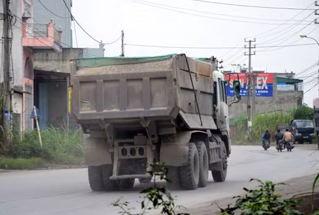 Từ ngày 1/2 tạm ngừng vận chuyển đất đá vật liệu rời trên địa bàn TP Hạ Long.
