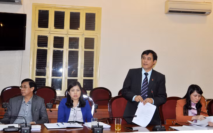 Lãnh đạo Báo Quảng Ninh góp ý kiến tại hội nghị.