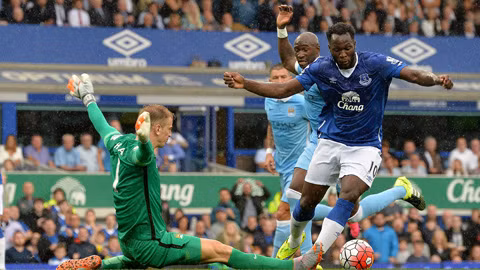 Sự lỏng lẻo của hàng thủ sẽ khiến Man City phải nhường vé vào chung kết cho Everton