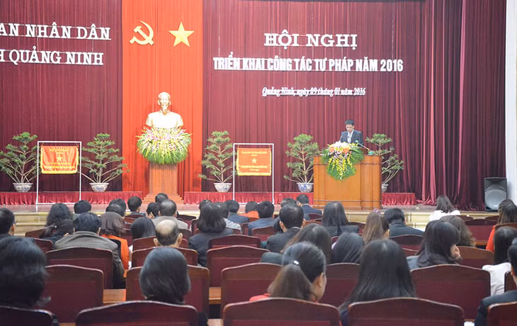 Quan cảnh hội nghi
