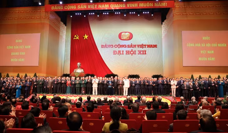 Ban chấp hành Trung ương khóa XII ra mắt. Ảnh: VGP/Xuân Tuyến