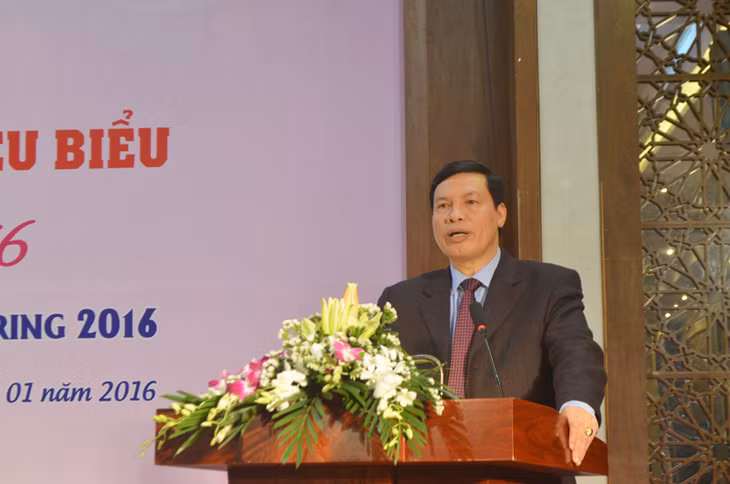 Đồng chí Nguyễn Đức Long, Phó Bí thư Tỉnh ủy, Chủ tịch UBDN tỉnh phát biểu tại buổi gặp mặt