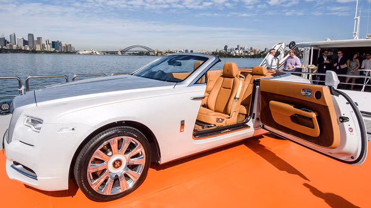  Rolls-Royce Dawn - mẫu xe vừa được Rolls-Royce giới thiệu cách đây không lâu.