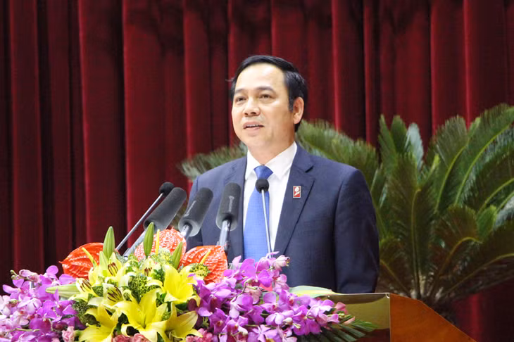 Đồng chí Đặng Huy Hậu, Phó Chủ tịch Thường trực UBND tỉnh phát biểu tại hội nghị