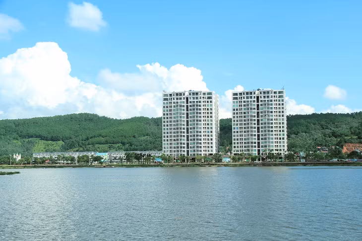Dự án Green Bay – chung cư cao cấp đầu tiên tại Hạ Long, được thiết kế hiện đại, hài hòa và thân thiện với môi trường.