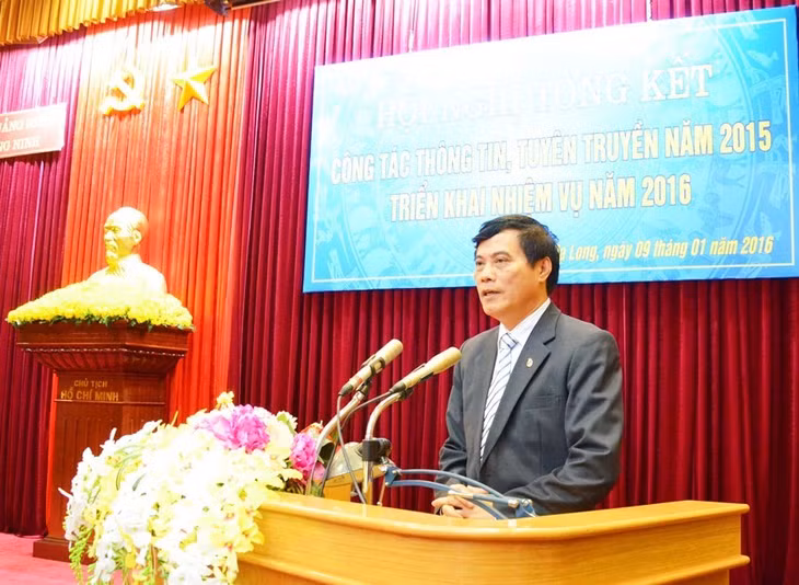 Đồng chí Nguyễn Tiến Mạnh, Bí thư Đảng ủy, Tổng Biên tập Báo Quảng Ninh phát biểu tại hội nghị