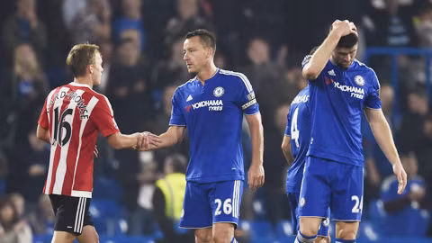 Chelsea nên tập trung vào đấu trường cúp vì gần như không còn đường lấy vé dự cúp châu Âu qua Premier League