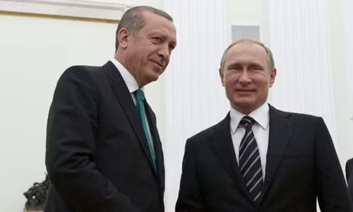 Tổng thống Nga Putin (phải) và Tổng thống Thổ Nhĩ Kỳ Erdogan gặp nhau tại Moscow năm 2015, trước khi vụ bắn hạ Su-24 xảy ra. Ảnh: AFP