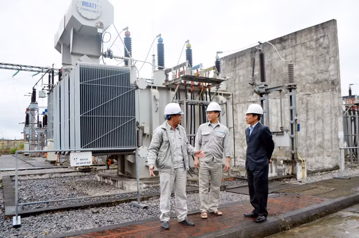 Đoàn kiểm tra liên ngành của tỉnh kiểm tra công tác ATVSLĐ tại Công ty CP Xi măng Thăng Long nhân Tuần lễ quốc gia ATVSLĐ năm 2016.